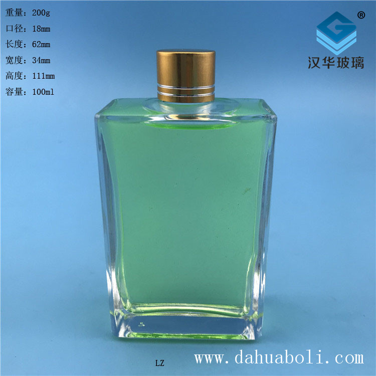 100ml晶白料長(zhǎng)方形玻璃酒瓶