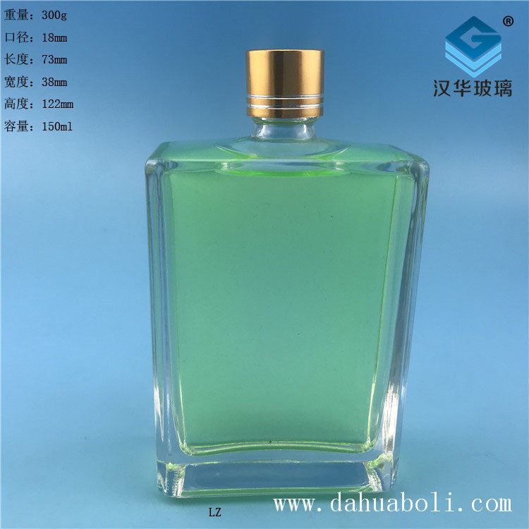 150ml晶料長(zhǎng)方形玻璃酒瓶.jpg